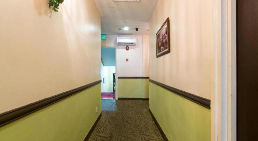 Oyo 126 Rae Hotel Kuala Lumpur Exterior photo